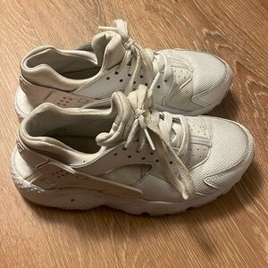 Nike unisex sneakers size US 4.5 Y